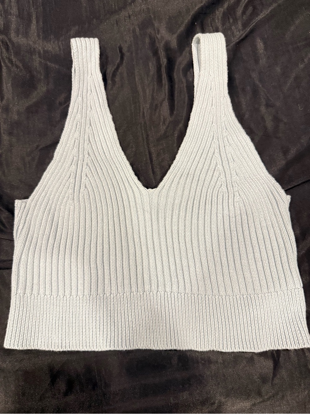 Ribbed Knit V-Neck Crop Tank - light blue